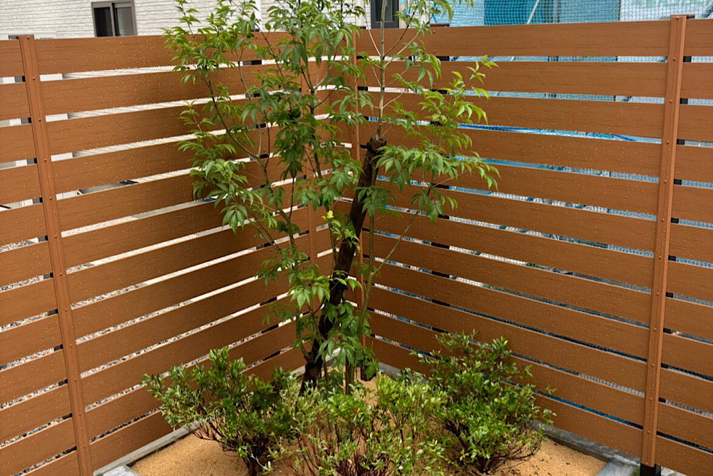 ウッドフェンス・目隠しフェンス・植栽